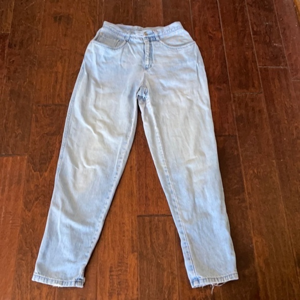 Vintage Liz&Co jeans very pastel light faded wash straight leg minor distress